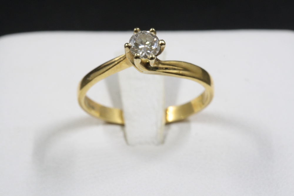 ANELLO SOLITARIO ORO GIALLO 