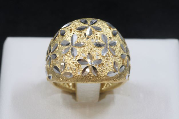 ANELLO IN ORO GIALLO CON FIORI IN ORO BIANCO