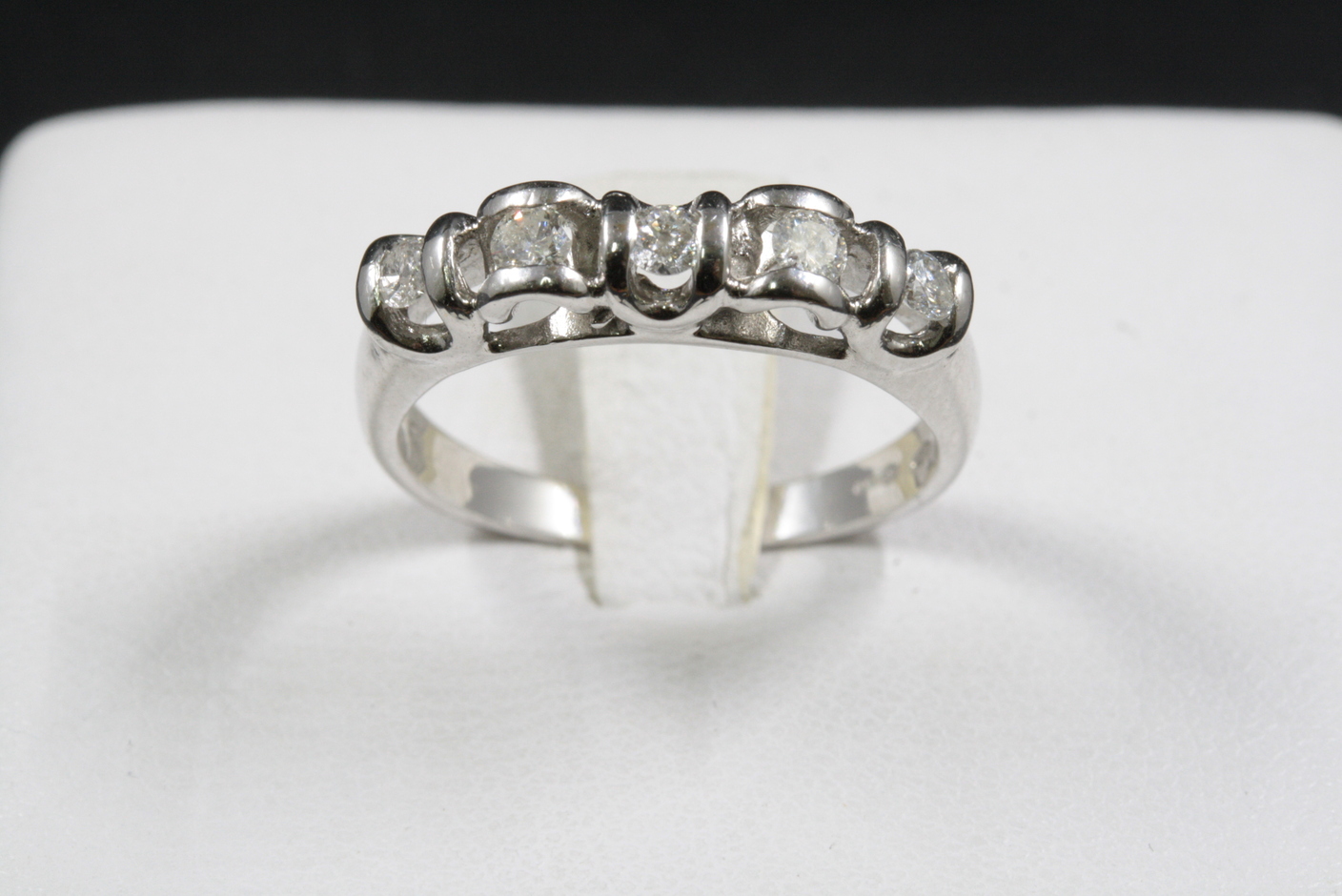 ANELLO RIVIERA ORO BIANCO